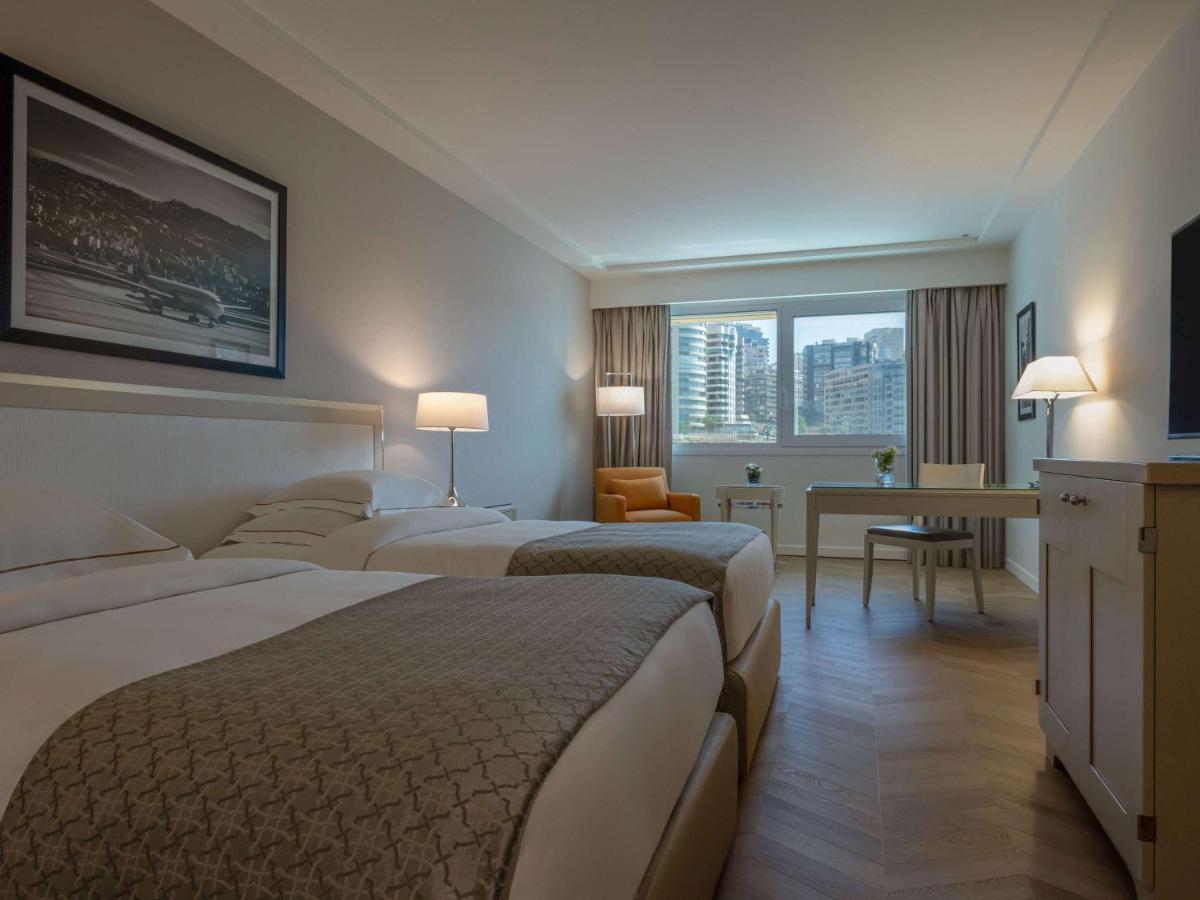 Moevenpick Hotel Бейрут Екстериор снимка