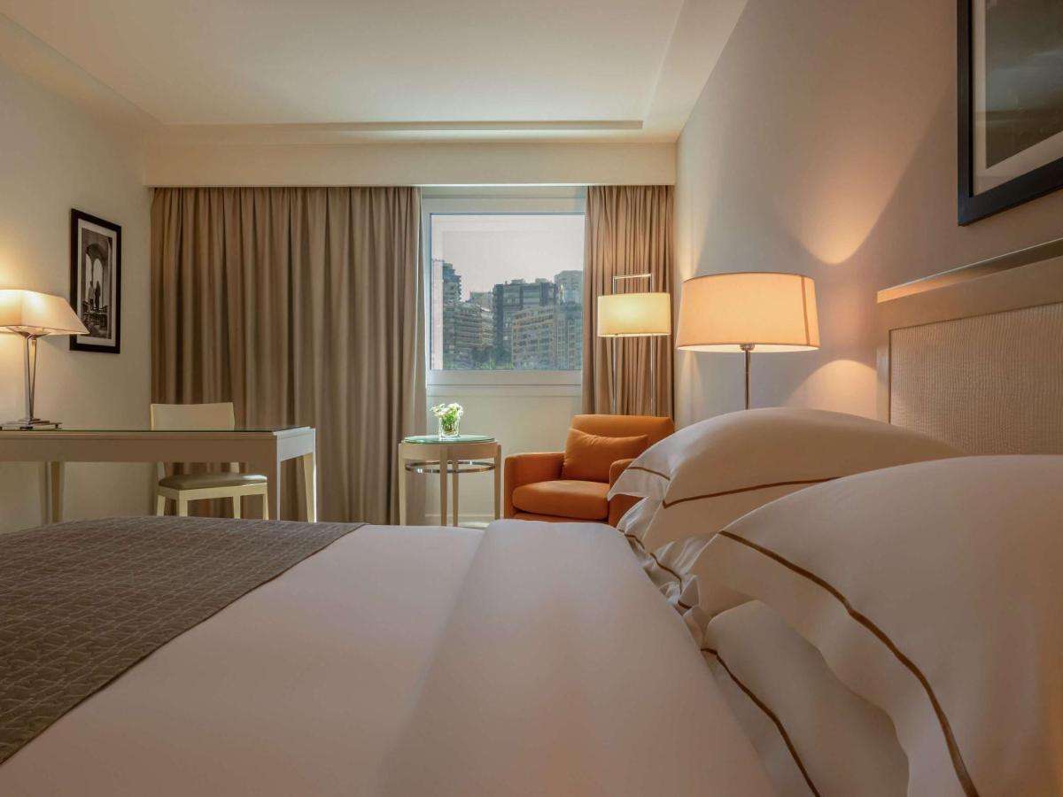 Moevenpick Hotel Бейрут Екстериор снимка