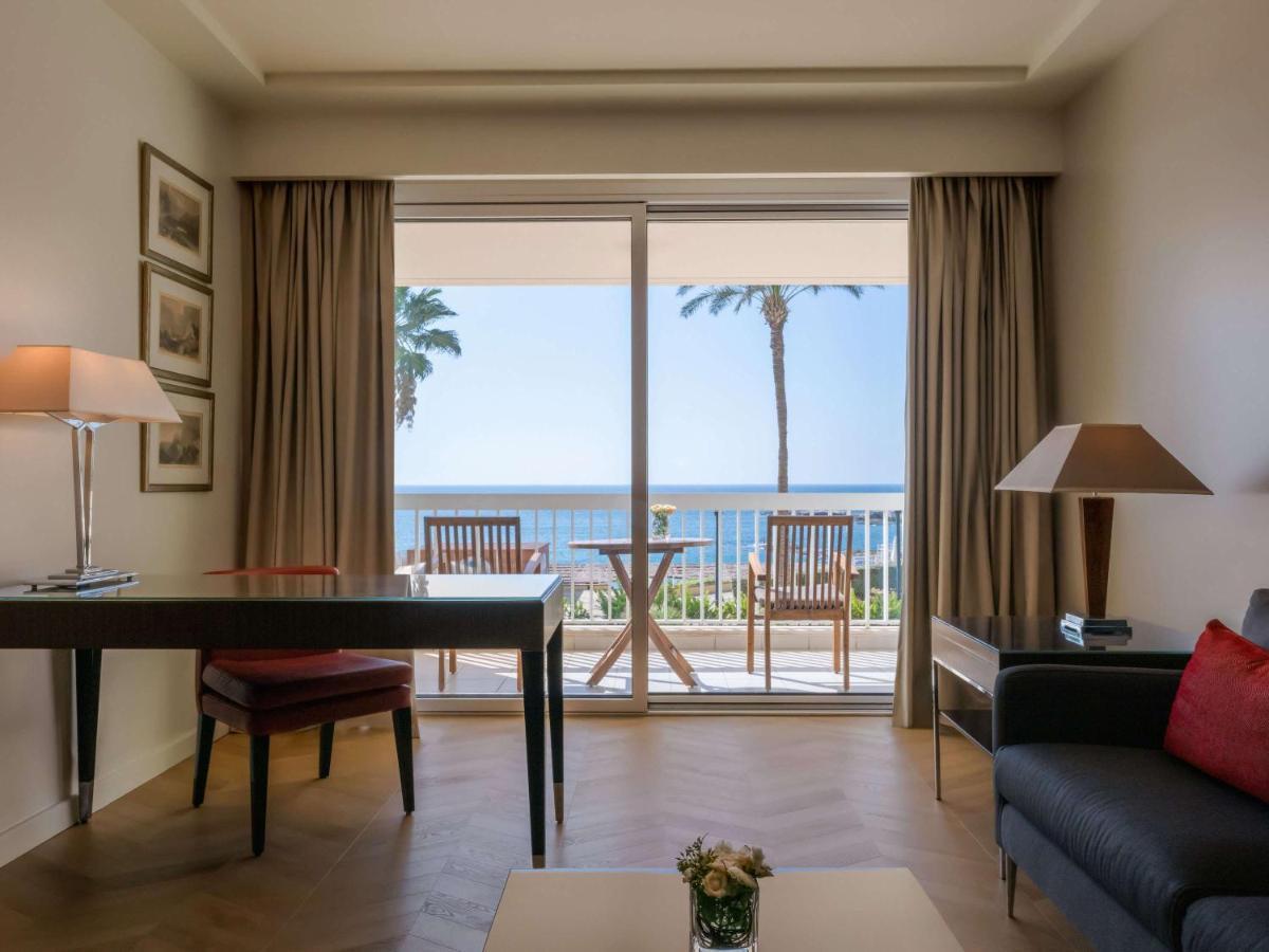 Moevenpick Hotel Бейрут Екстериор снимка