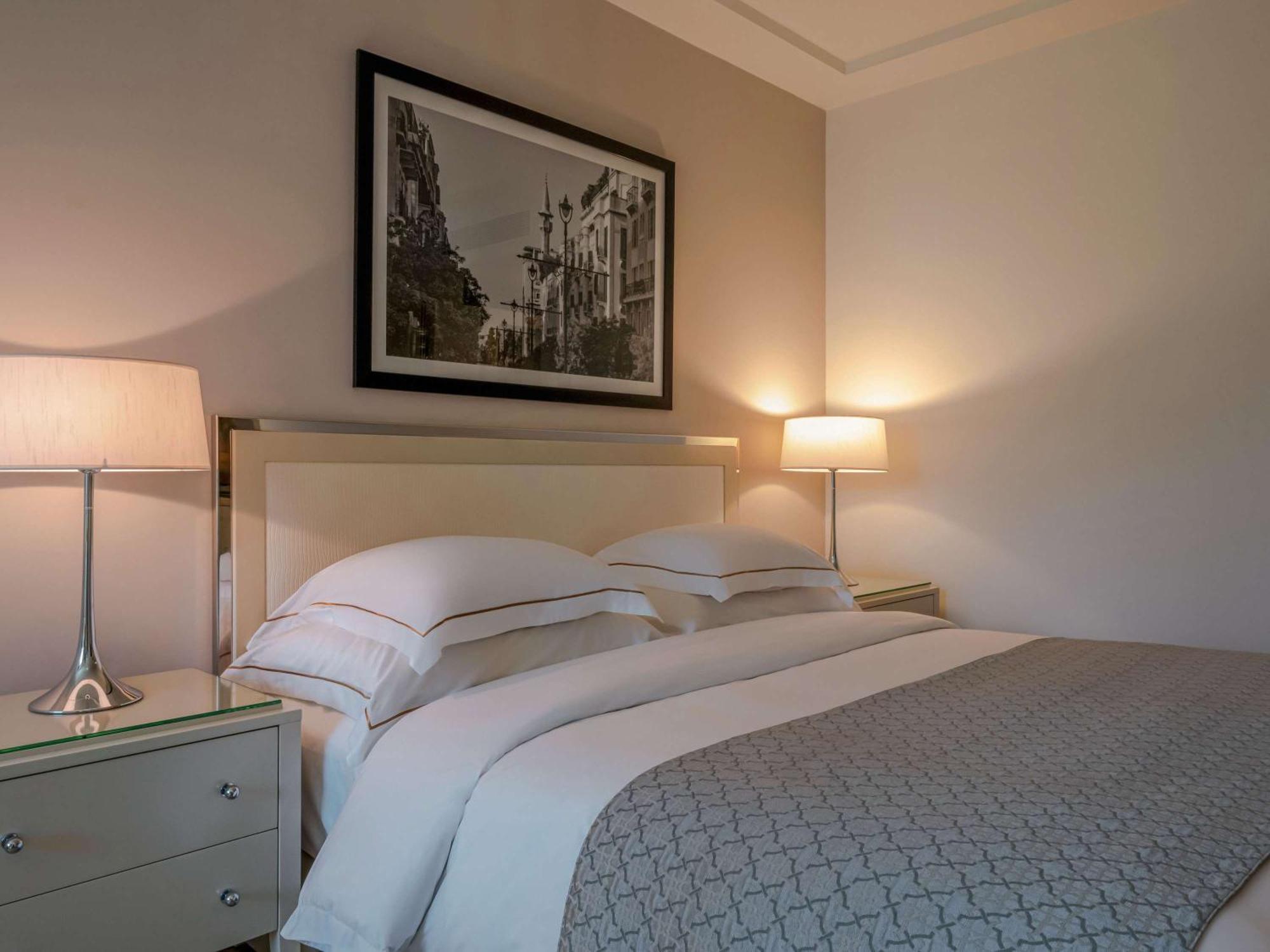Moevenpick Hotel Бейрут Екстериор снимка
