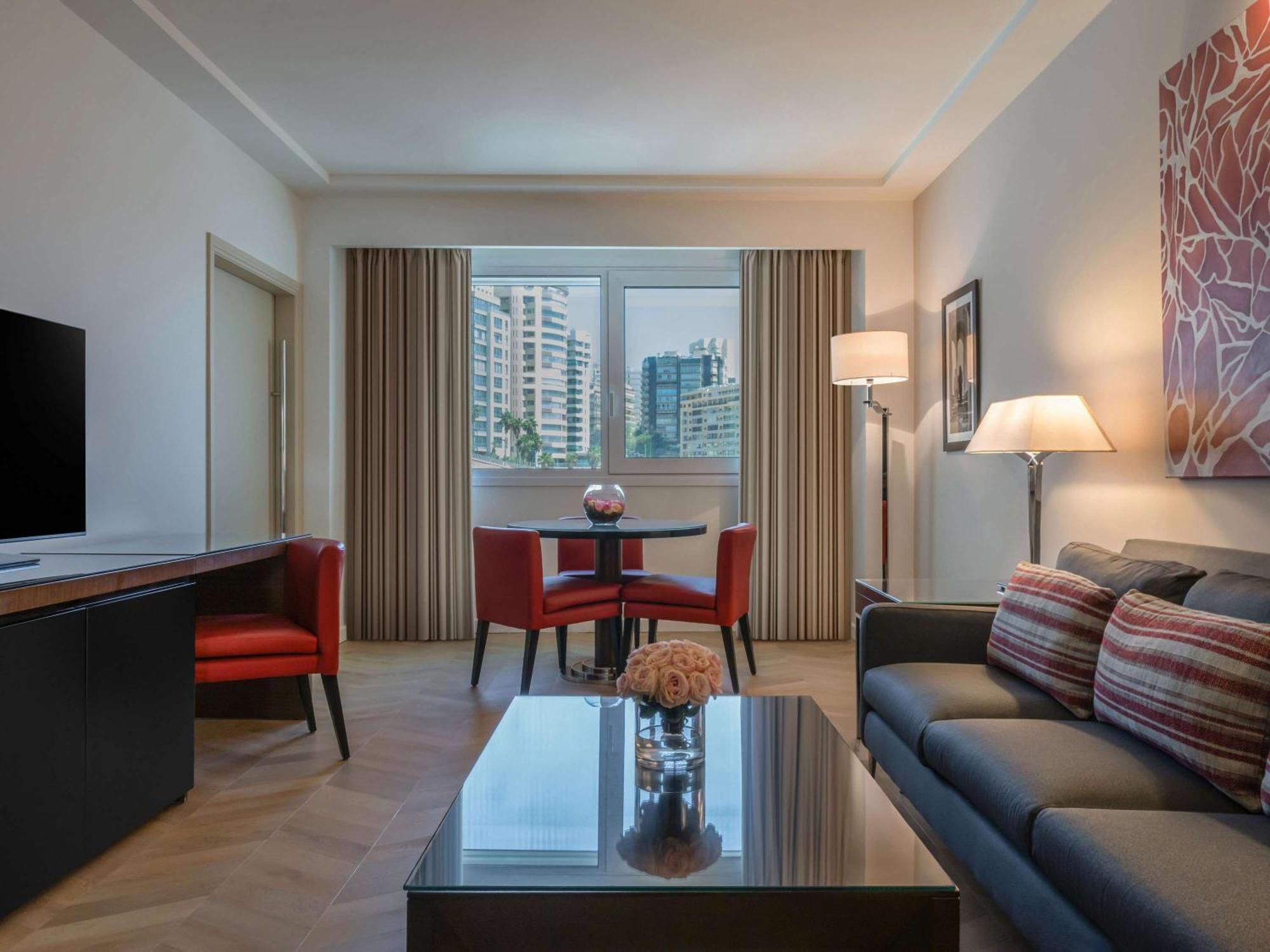 Moevenpick Hotel Бейрут Екстериор снимка