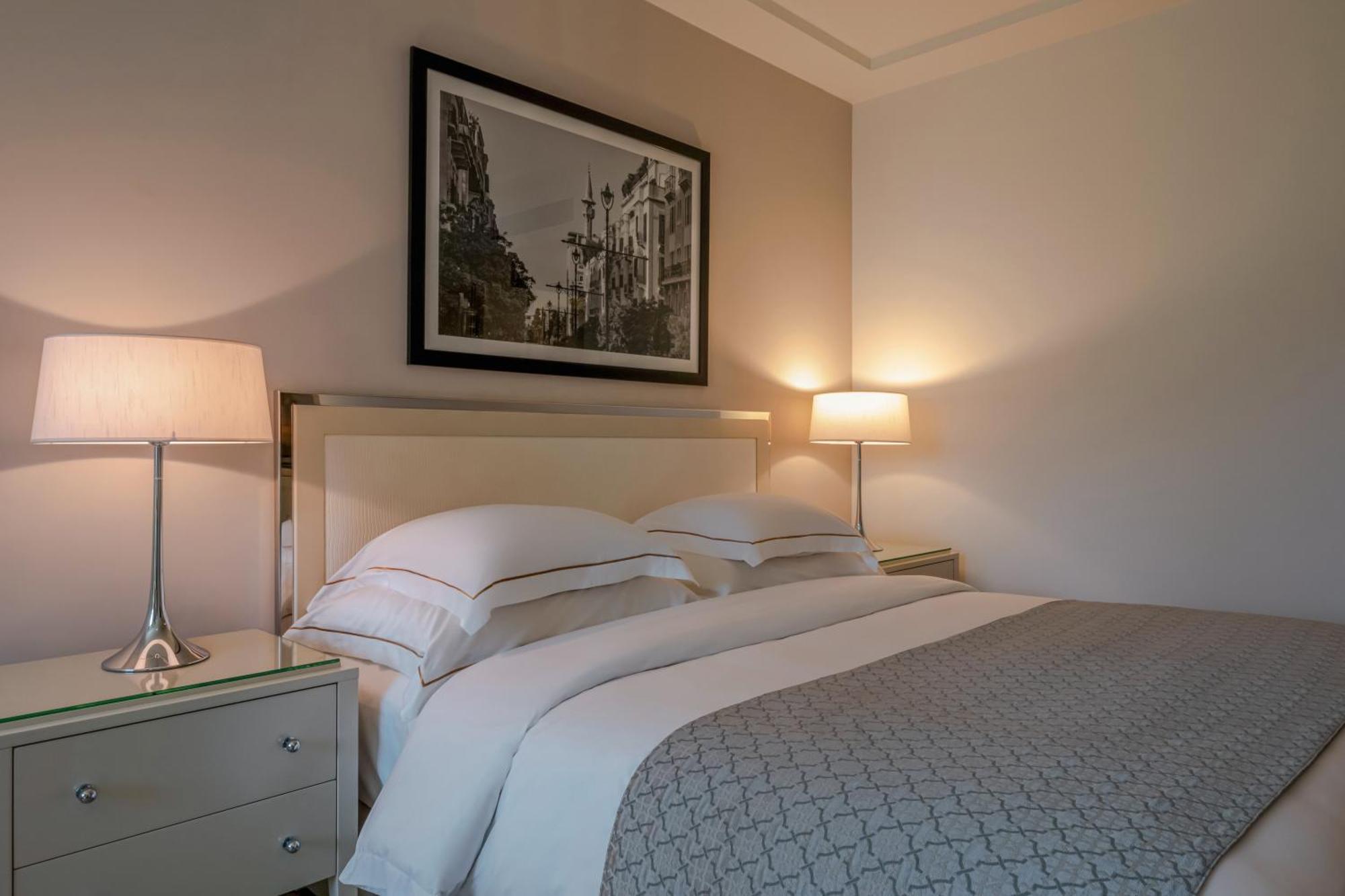 Moevenpick Hotel Бейрут Екстериор снимка