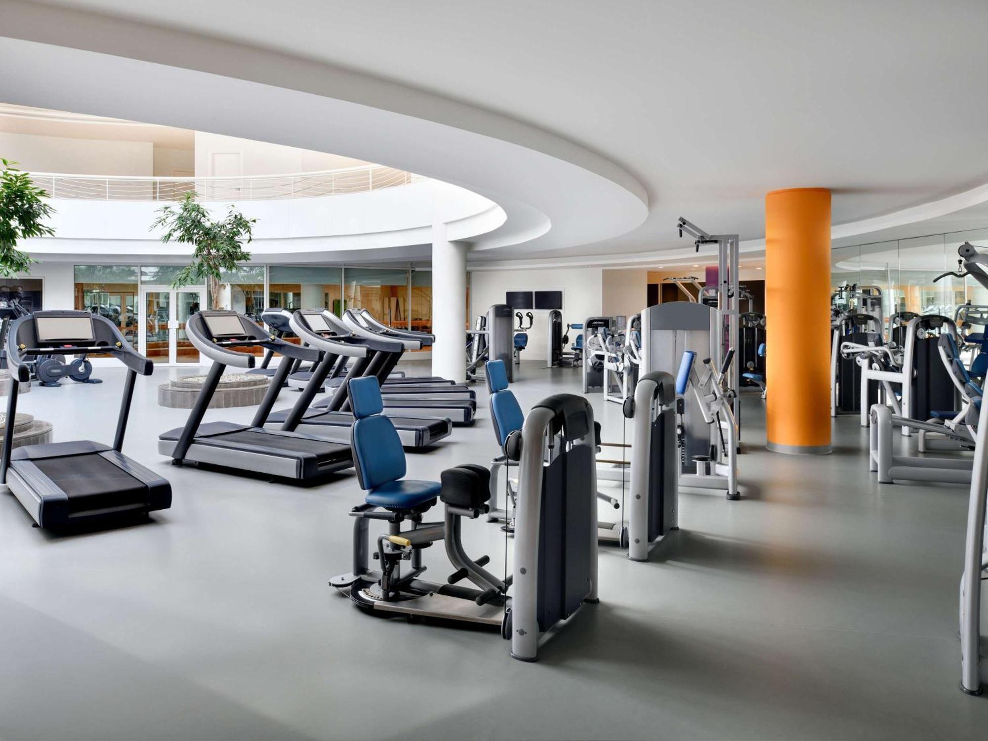 Moevenpick Hotel Бейрут Екстериор снимка
